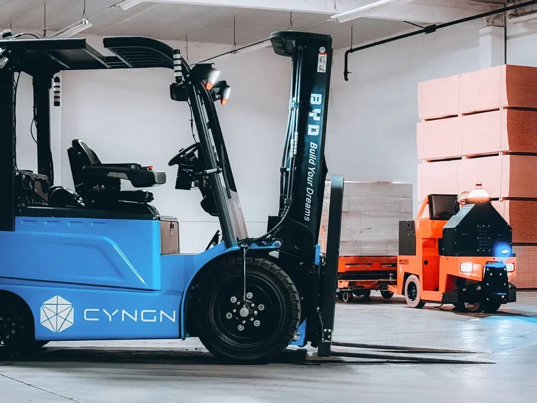 autonomous drivemod tugger and forklift_1